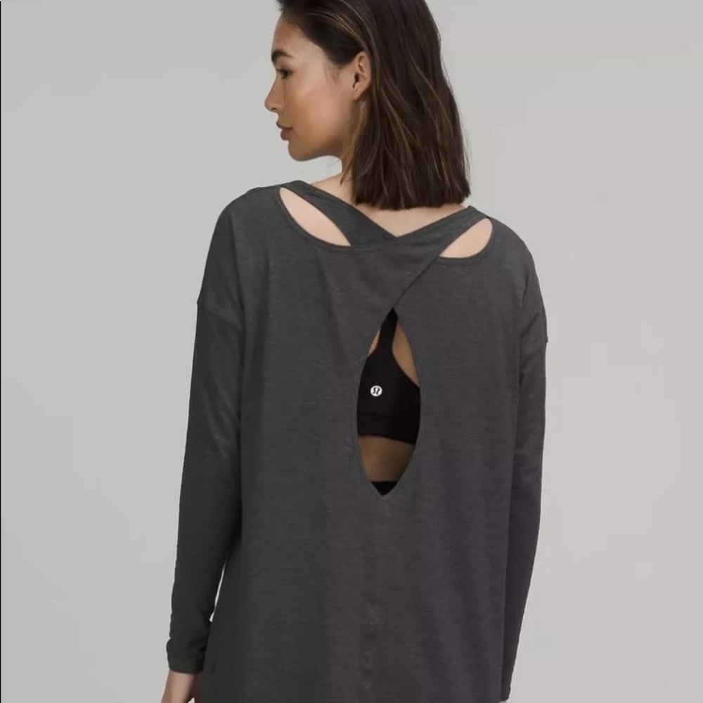Lululemon Back Into It Long Sleeve tee in heathered black. Size 8. NWOT.